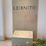 Leibniz's grave